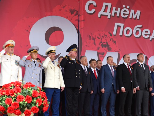 В столице Карачаево-Черкесии прошел праздничный митинг-парад, посвященный 74-й годовщине Победы в Великой Отечественной войне