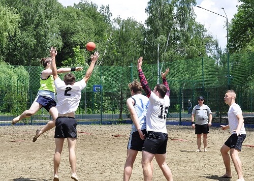 В Черкесске прошел I тур чемпионата России по пляжному гандболу среди мужских команд