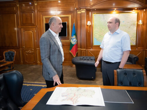 Глава КЧР Рашид Темрезов и мэр Черкесска обсудили благоустройство столицы региона в юбилейный для республики год