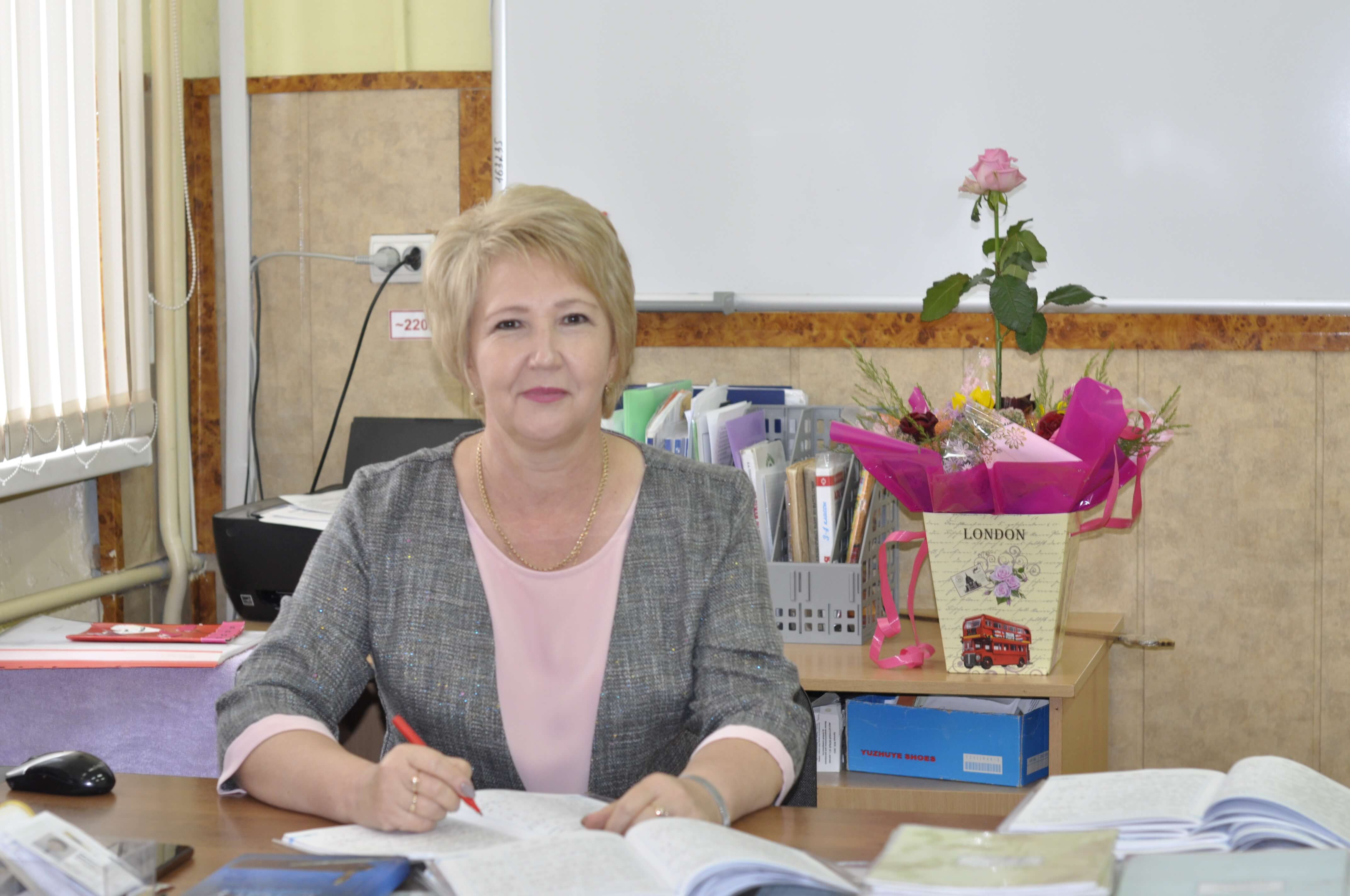 Поздравление мэра Черкесска Алексея Баскаева с Днем учителя