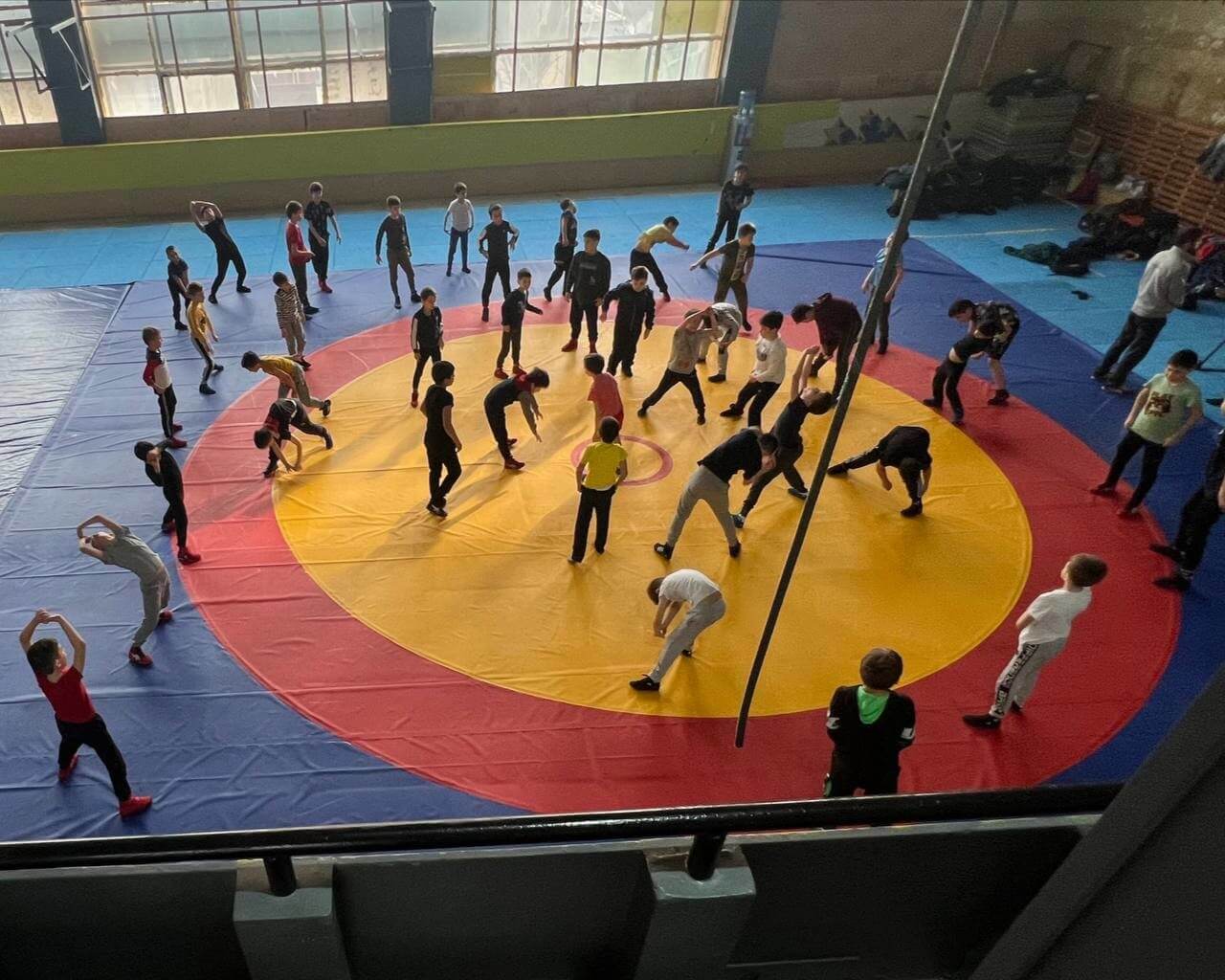 В мэрии Черкесска выполнили поручение Главы КЧР – приобрели ковер для занятий вольной борьбой для одной из спортшкол