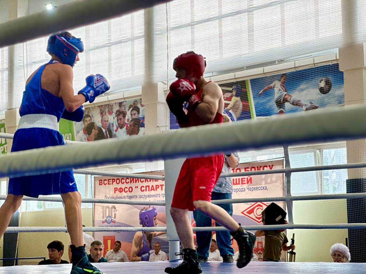 В Черкесске открылись Всероссийские соревнования по боксу памяти заслуженного тренера Александра Давыдова