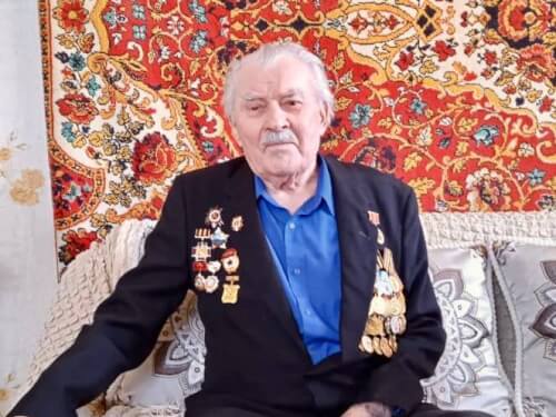 Алексей Баскаев поздравил 98-летием ветерана ВОВ Виталия Зорина