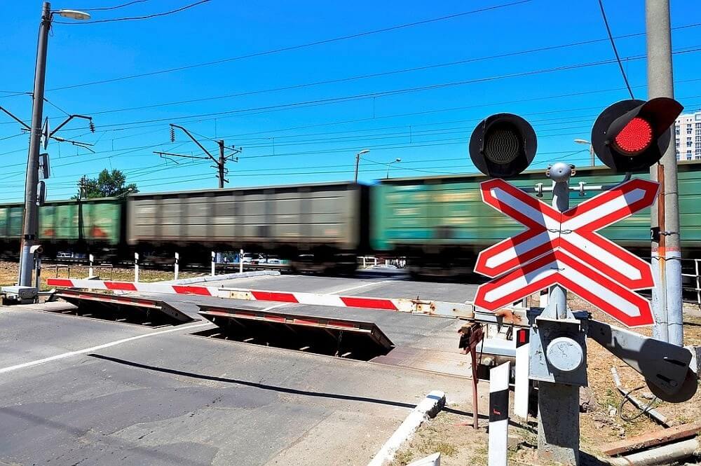 В столице Карачаево-Черкесии напомнили водителям о безопасности на железнодорожных переездах